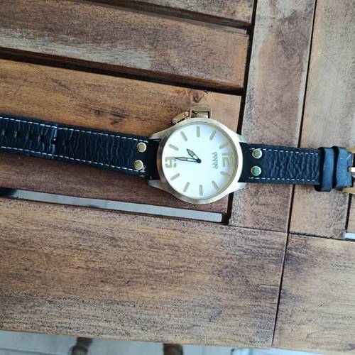 Oozoo Steel wristwatch used with white dial and black leather strap