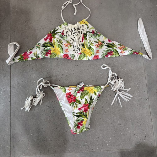 Bluepoint floral swimsuit size 36 like new