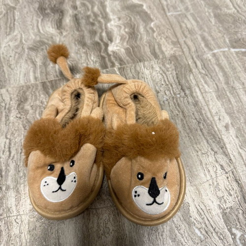 Children's lion-shaped slippers like new, size 22-23, brown