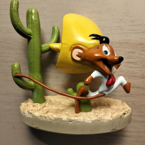 Speedy Gonzales De Agostini figure used, broken foot