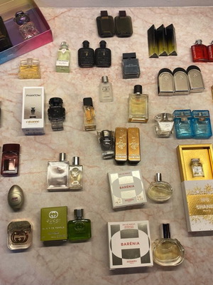 Perfume miniatures like new, set of 45 pieces