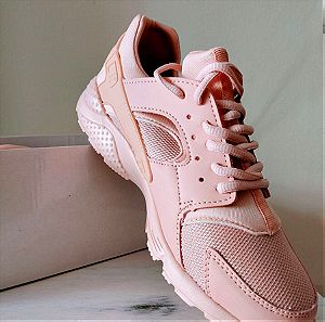 Ροζ αθλητικά παπούτσια