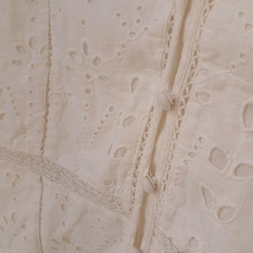 White cropped shirt with broderie anglaise embroidery H&M like new