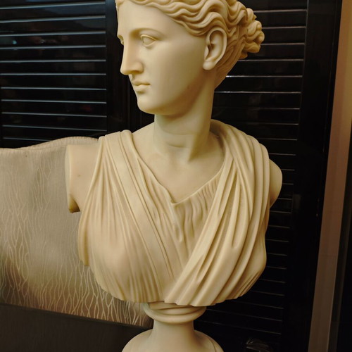 Female Ancient Greek Bust 50cm like new