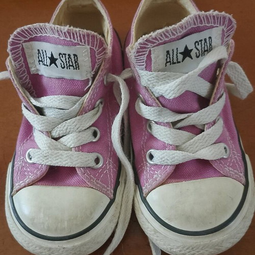 Converse kids shoes like new