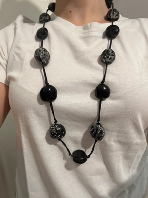 Vintage necklace like new with black beads
