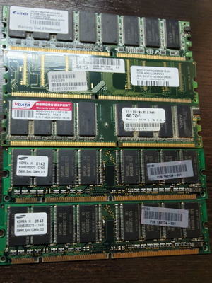 Μονάδες μνήμης DDR1 και SDRAM, 5 τεμάχια με 1GB DDR1 και 512MB SDRAM