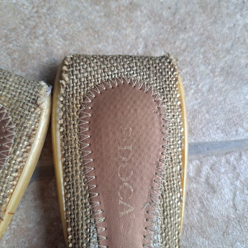 Doca sandals used, gold matte color, size 38