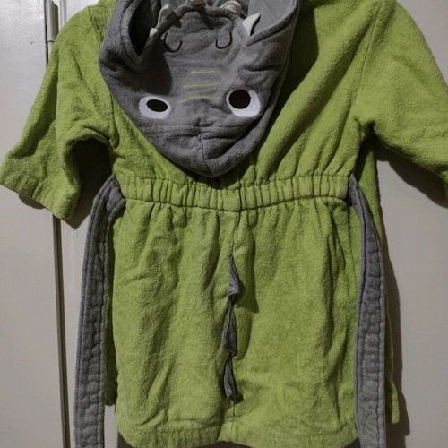 DPAM children's bathrobe used, crocodile design, 2 years old