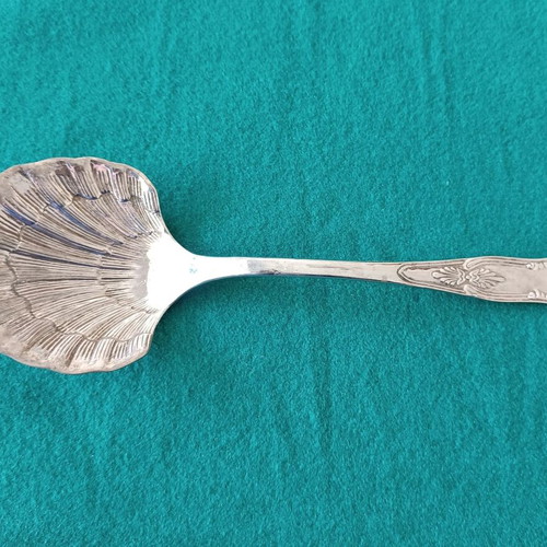Vintage Art Nouveau silver-plated serving spoon like new