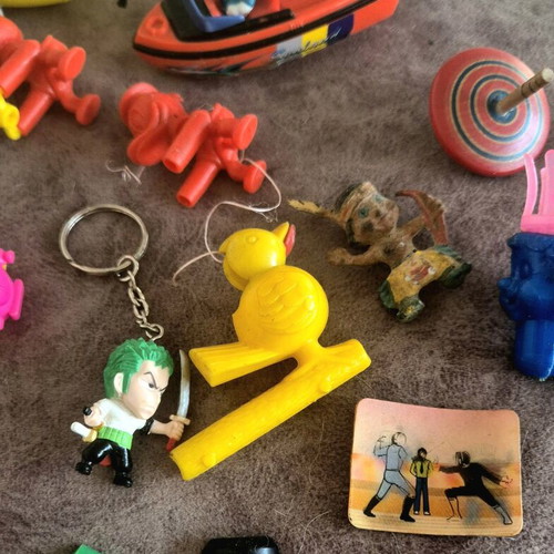 Lucky Cup ice cream toys used, vintage 70-80s pack