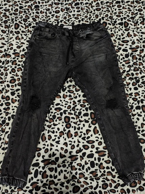 Pull & Bear black pants with rips like new, size XL