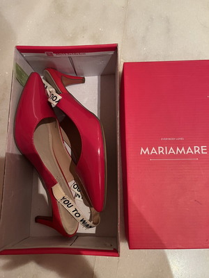 Maria Mare red pumps like new, size 39