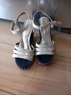 Tamaris platform shoes used, size 36, ice color