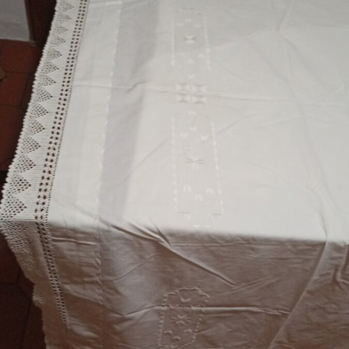 Handmade bridal bedsheet like new, 2x1.90 m, lace edges