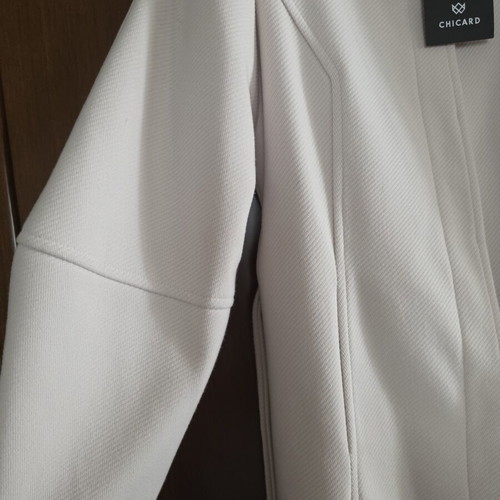 Chicard coat new, size 38, beige with buggy sleeves