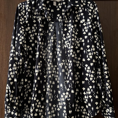 H&M shirt with patterns like new, size XS 34
