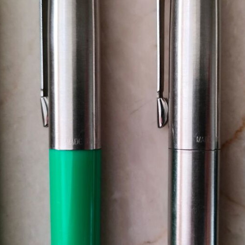 Parker metal pens set of 4 with 4 refills