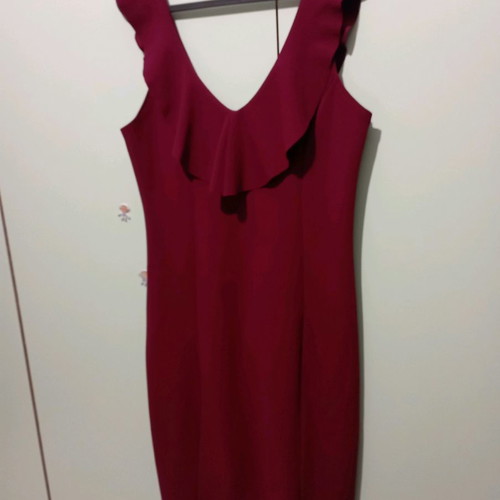 Bordeaux dress used, one size fits up to large, elastic fabric