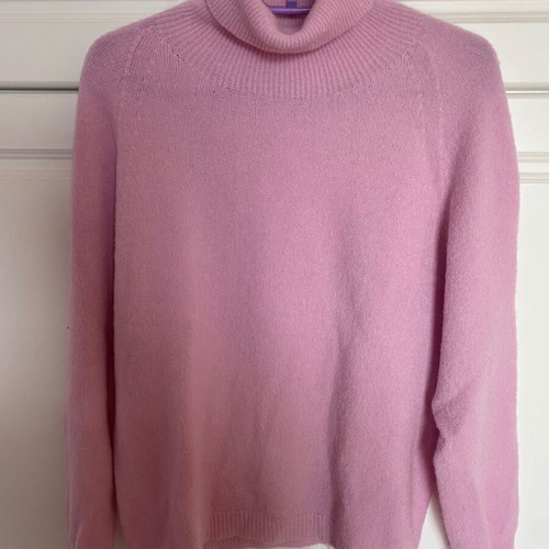 Pink turtleneck sweater new