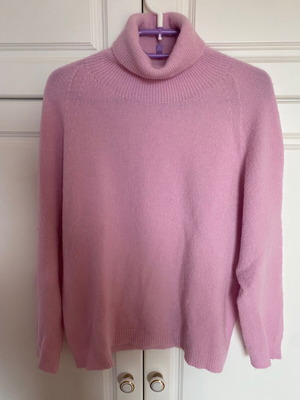 Pink turtleneck sweater new