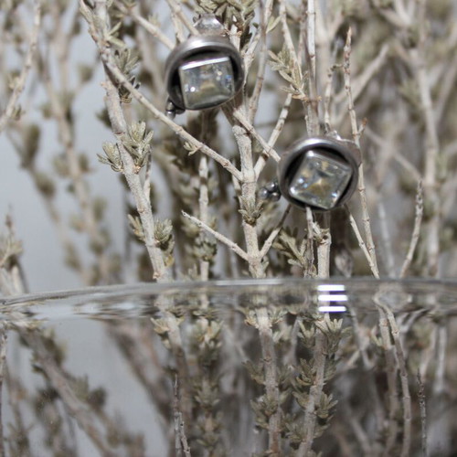 Vintage silver stud earrings with cut cubic zirconia 925 like new