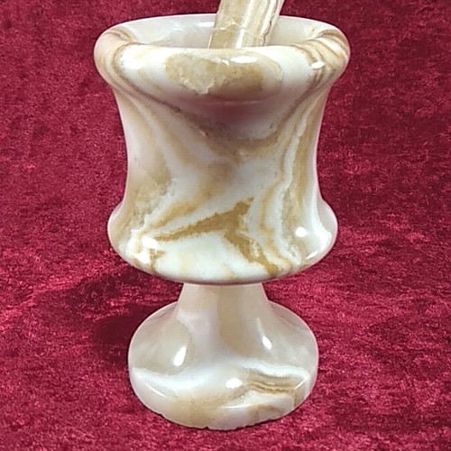 Decorative mortar with pestle made of natural onyx stone used