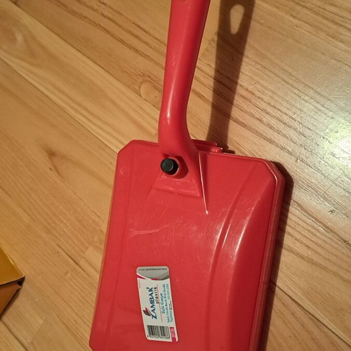 Set of 3 manual rotating table and carpet dustpans