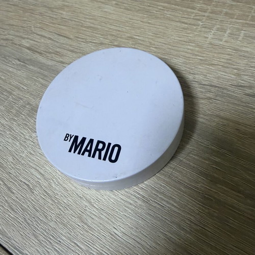 Make Up by Mario bronzer used, light medium