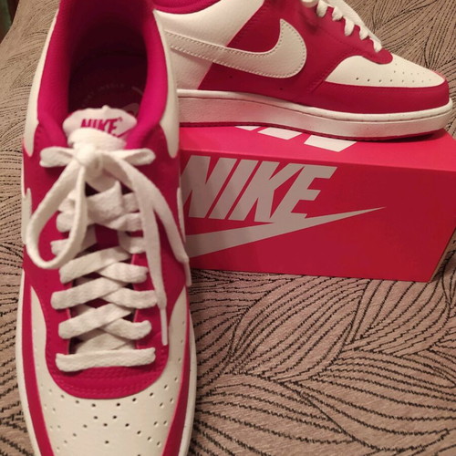 Nike Court Vision Lo athletic shoes new, red and white, size 42.5