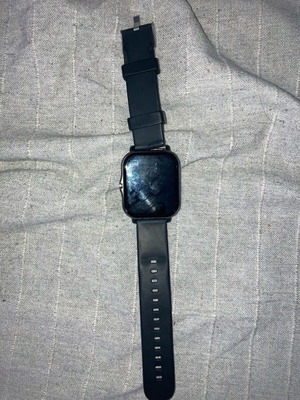 Smartwatch used without box and charger