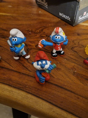 Smurfs sports theme figures used, pack