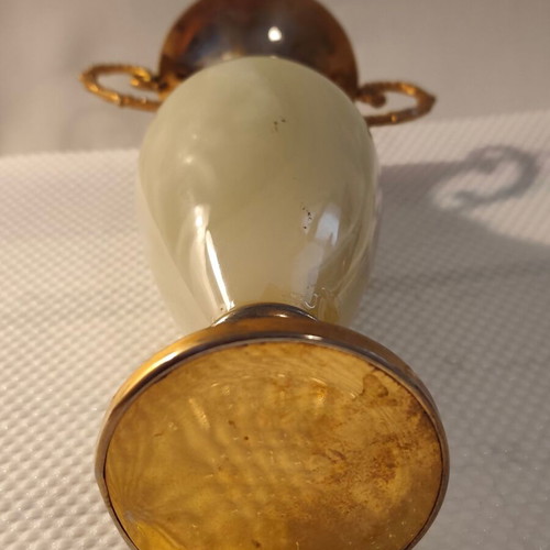 Vase of natural onyx with bronze handles, 25cm, elegant collectible