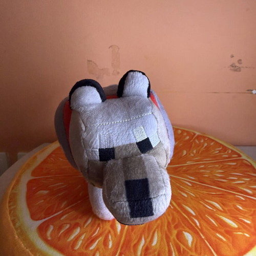 Minecraft wolf plush like new
