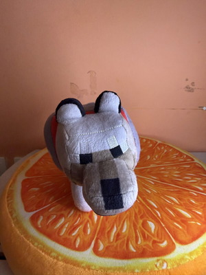 Minecraft wolf plush like new