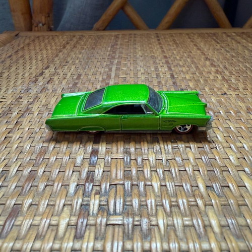 Mattel Hot Wheels Lime Green '65 Bonneville used