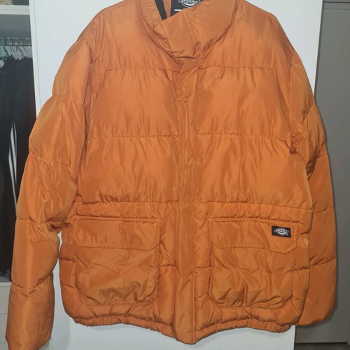 Dickies puffer jacket like new, size Large, orange