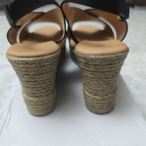 B-Soft Black Platform Sandals like new, genuine leather sole, size 39