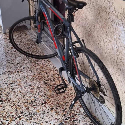 Ideal Crossmo 29 Inch Mountain Bike like new, gray red