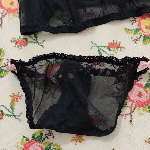 Lingerie set new, black and pink, size 70A and small