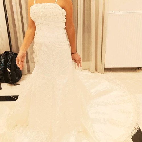 Wedding dress new off white with appliqué lace and veil