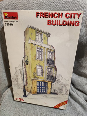 MiniArt 35019 French City Building πλαστικό μοντέλο σαν καινούργιο