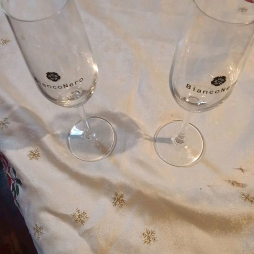 Bianco Nero Stemmed Glasses New