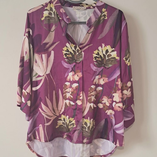 Satin blouse with floral pattern, new, one size fits medium to 2XL
