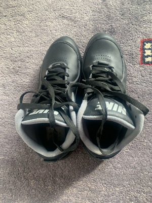 Nike athletic shoes like new, size EU 42.5, black-gray