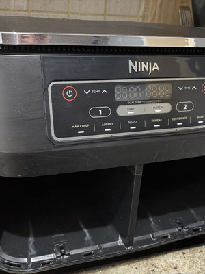 Ninja Foodi AF300EU φριτέζα αέρος μεταχειρισμένη με Dual Zone τεχνολογία και χωρητικότητα 7,6L