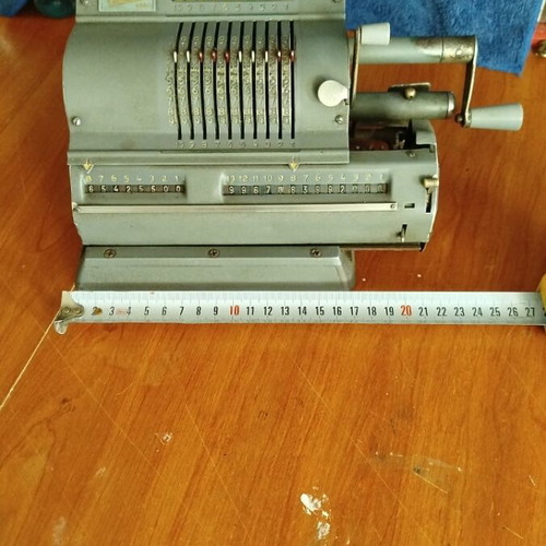 Multo vintage mechanical pinwheel calculator