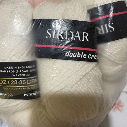 Sirdar All Wool Double Crepe Yarn cones new, pack of 51, white