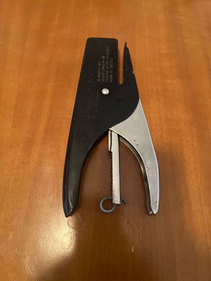 Metal stapler like new, black/nikel color