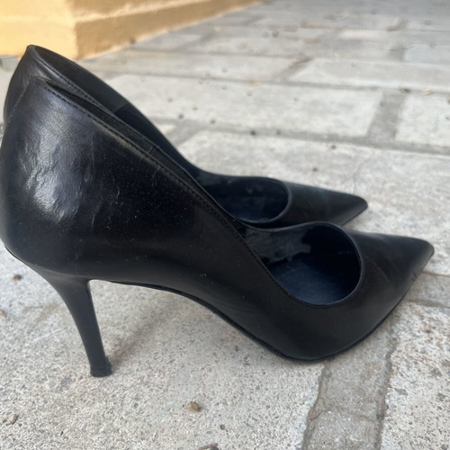 Makis Kotris black leather pumps like new, size 38